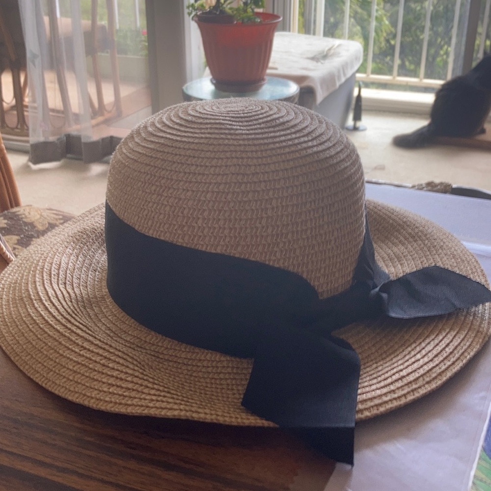 Straw hat - Picture 3 of 4